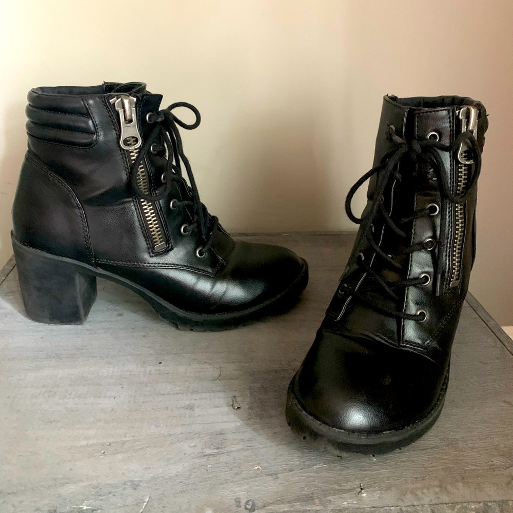 Steve Madden combat boots- size 7.5